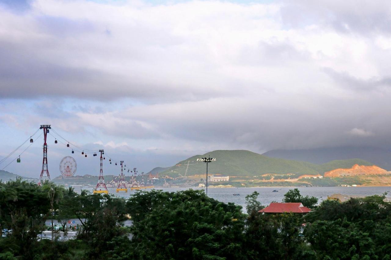 Crown Nguyen Hoang Hotel Nha Trang Buitenkant foto