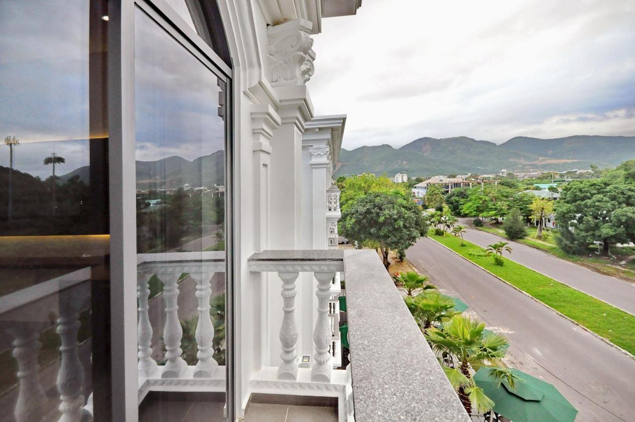 Crown Nguyen Hoang Hotel Nha Trang Buitenkant foto