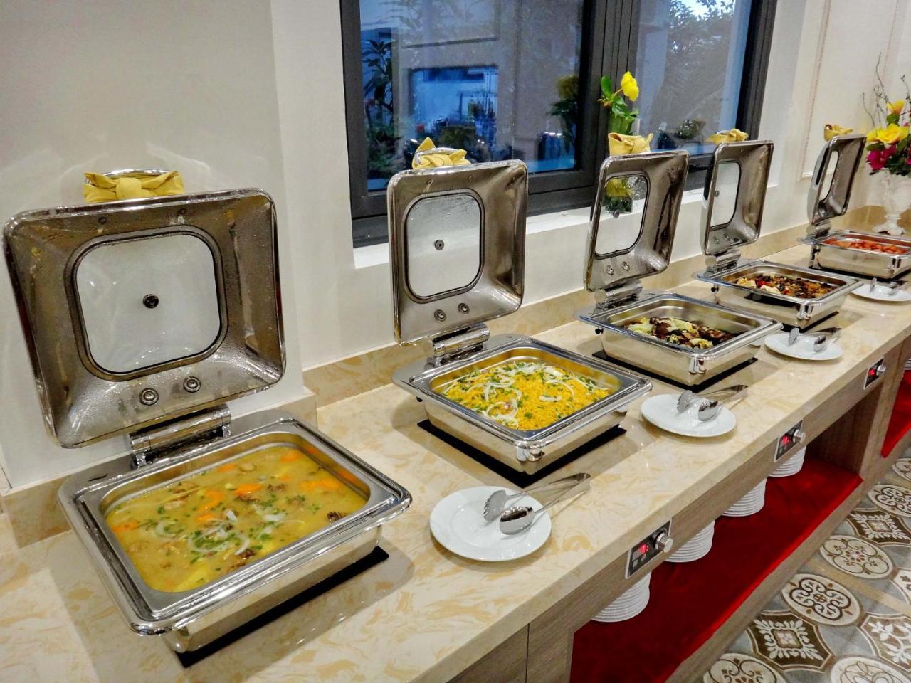 Crown Nguyen Hoang Hotel Nha Trang Buitenkant foto